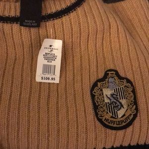 Hufflepuff Quidditch Sweater- Universal Studios